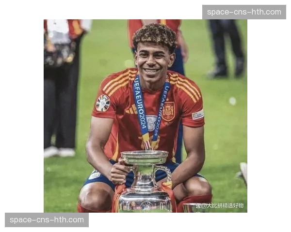 球迷镜头：远征伦敦的巴萨球迷，在球队被淘汰后依然高唱队歌